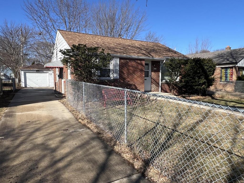 Photo of 4633 N Sherman BOULEVARD, Milwaukee, WI 53209 (MLS # 1950999)