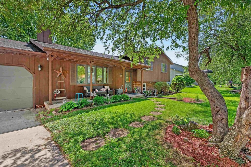 Photo of 6317 SIGHTING ROAD, Mcfarland, WI 53558 (MLS # 2022412)