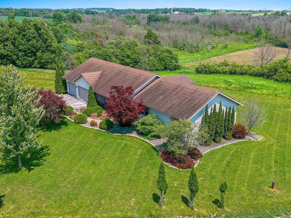 Photo of N592 County Road B, Kewaunee, WI 54216 (MLS # 50328377)