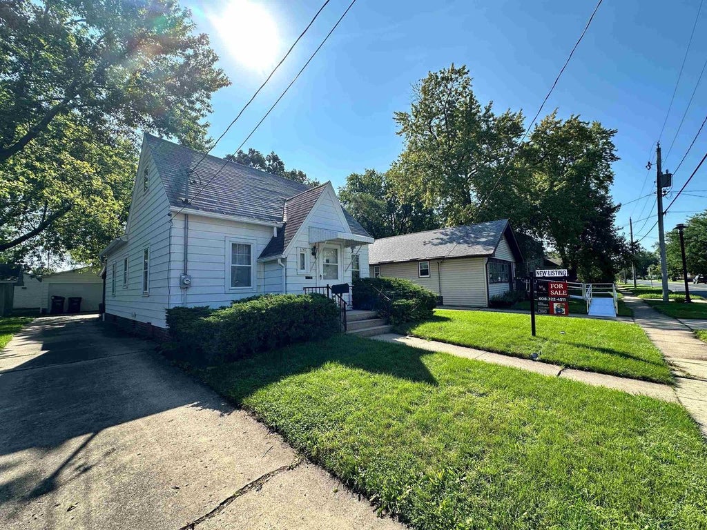 Photo of 1767 Wisconsin AVENUE, Beloit, WI 53511 (MLS # 2030011)