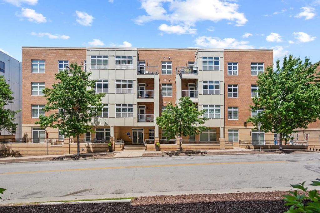 Photo of 1905 N Water STREET #401, Milwaukee, WI 53202 (MLS # 1948031)