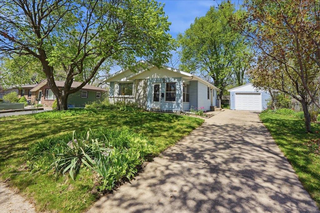 Photo of 4802 Steinhauer TRAIL, Madison, WI 53716 (MLS # 2021896)