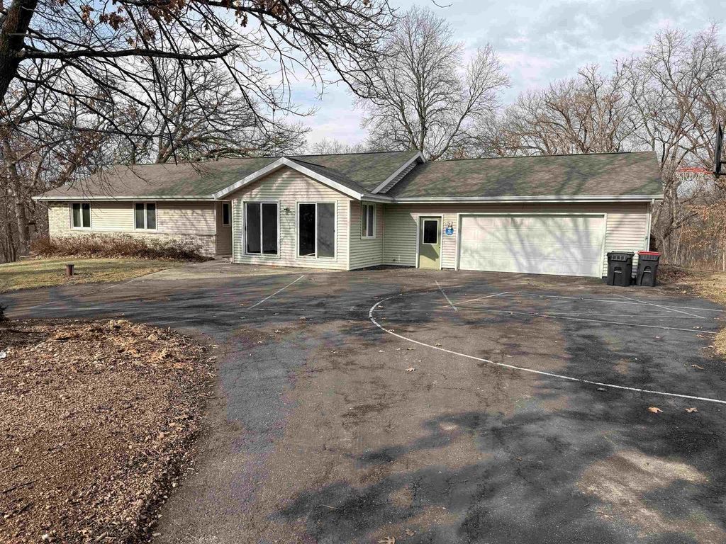 Photo of 6834 W Thornapple DRIVE, Janesville, WI 53548 (MLS # 2016890)