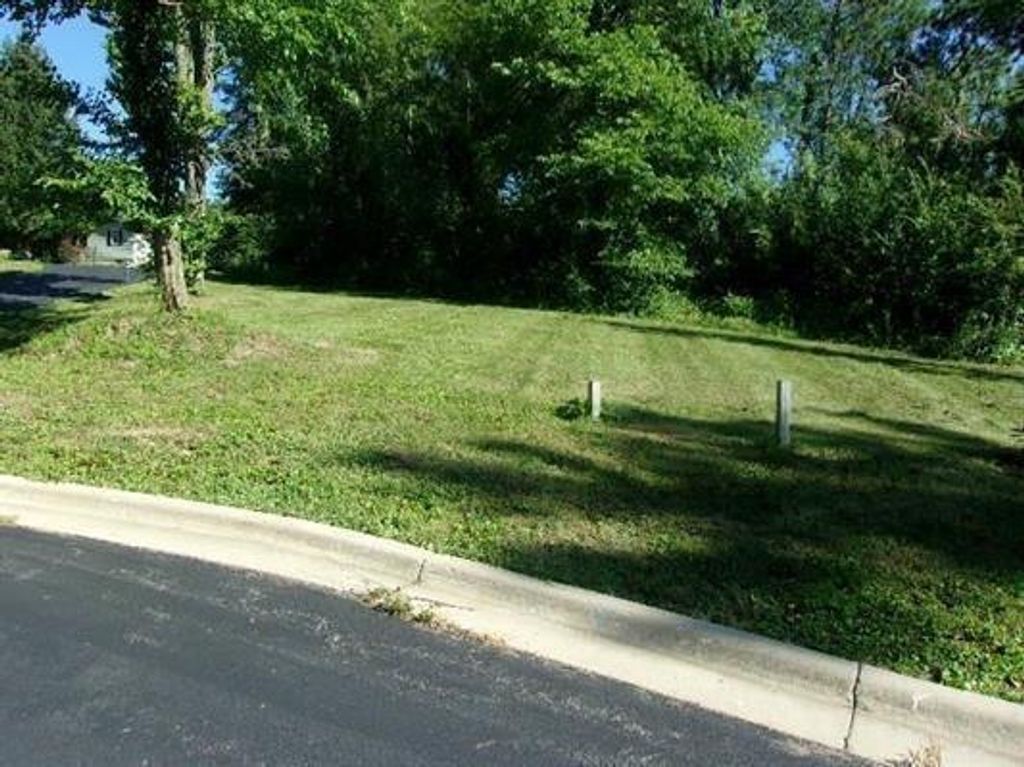 Photo of Unit 6 Waite LANE, Platteville, WI 53818 (MLS # 2014975)