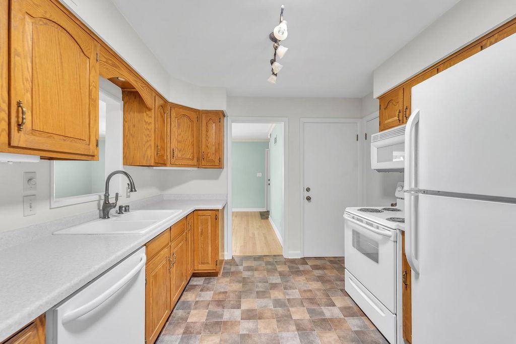 Photo of 7920 W Manitoba STREET, West Allis, WI 53219 (MLS # 1940646)