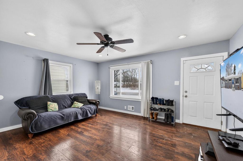 Photo of 8136 W Sheridan AVENUE, Milwaukee, WI 53218 (MLS # 1948129)