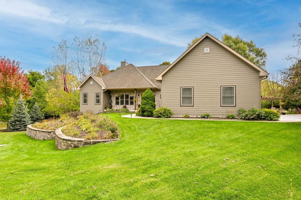 Photo of W209N11352 Reger COURT, Germantown, WI 53022 (MLS # 1939848)
