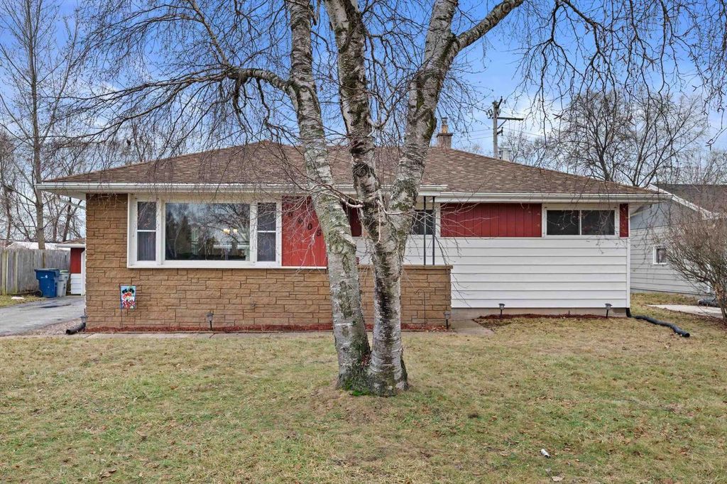 Photo of 5405 W Hemlock ROAD, Milwaukee, WI 53223 (MLS # 2014051)