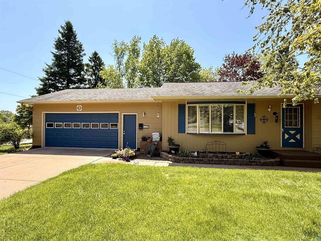 Photo of 714 W 5th STREET, Washburn, WI 54891 (MLS # 6125515)