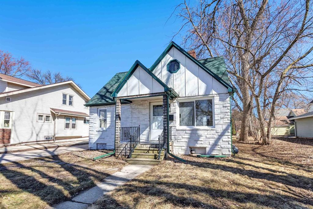 Photo of 405 2nd STREET, Neenah, WI 54956 (MLS # 50322302)