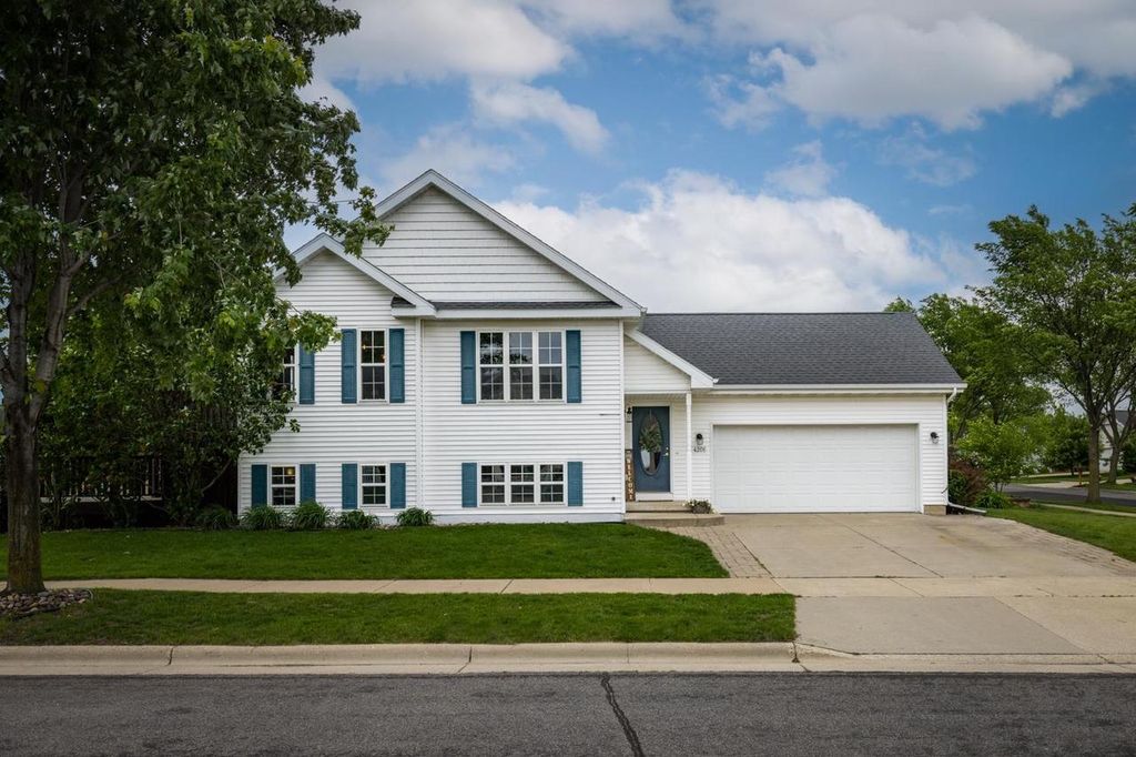 Photo of 3766 N 77th STREET, Milwaukee, WI 53222 (MLS # 1937337)