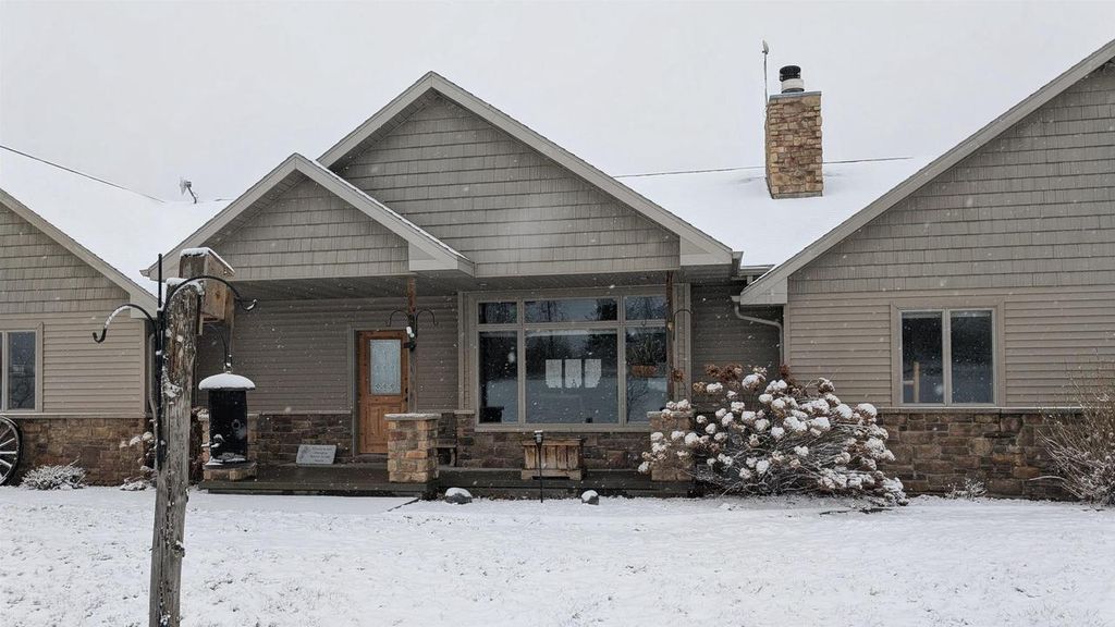 Photo of N8481 Town Hall ROAD, Black Creek, WI 54106 (MLS # 50319867)