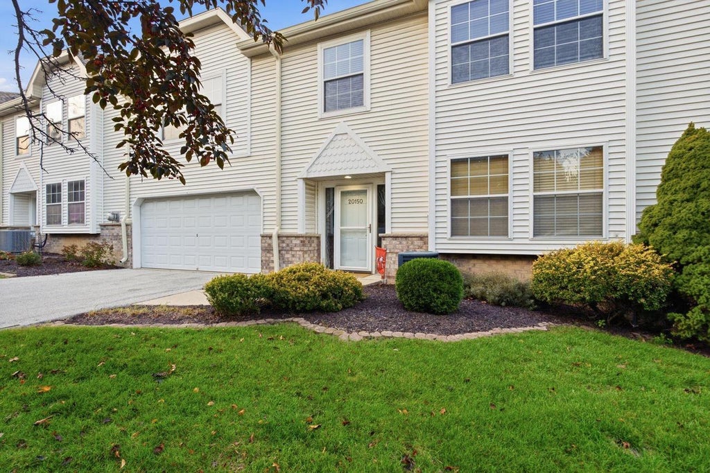 Photo of 20150 Terrace DRIVE, Brookfield, WI 53045 (MLS # 1986350)