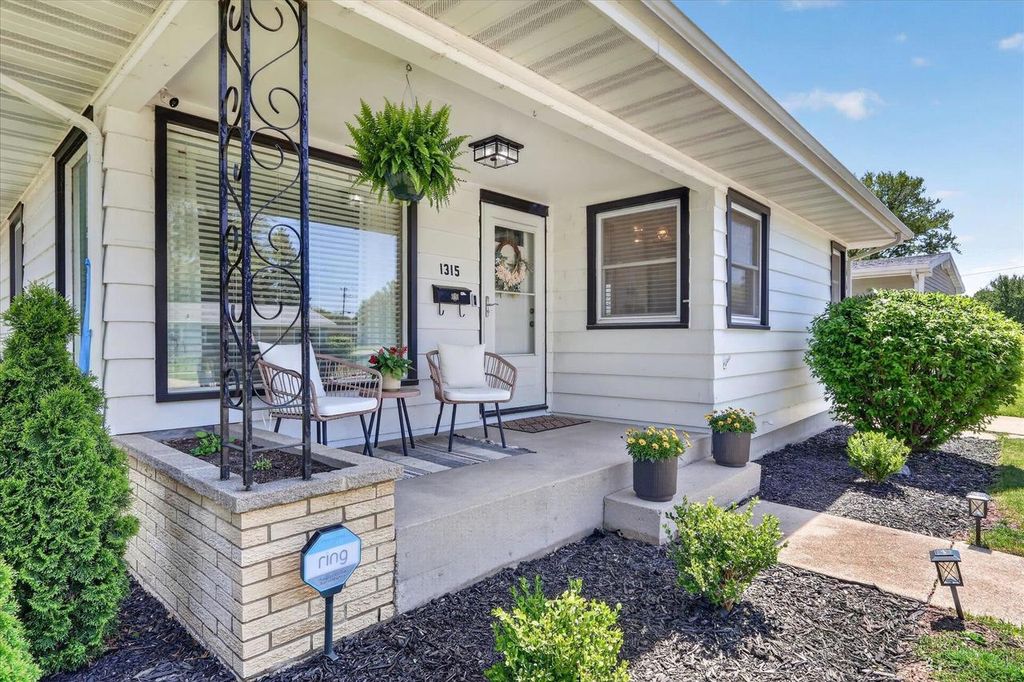 Photo of 1315 S Pearl STREET, Janesville, WI 53546 (MLS # 2023557)