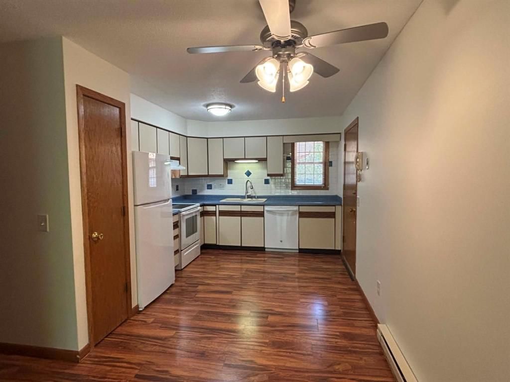 Photo of 227 Parkview COURT #2, Altoona, WI 54720 (MLS # 1601191)