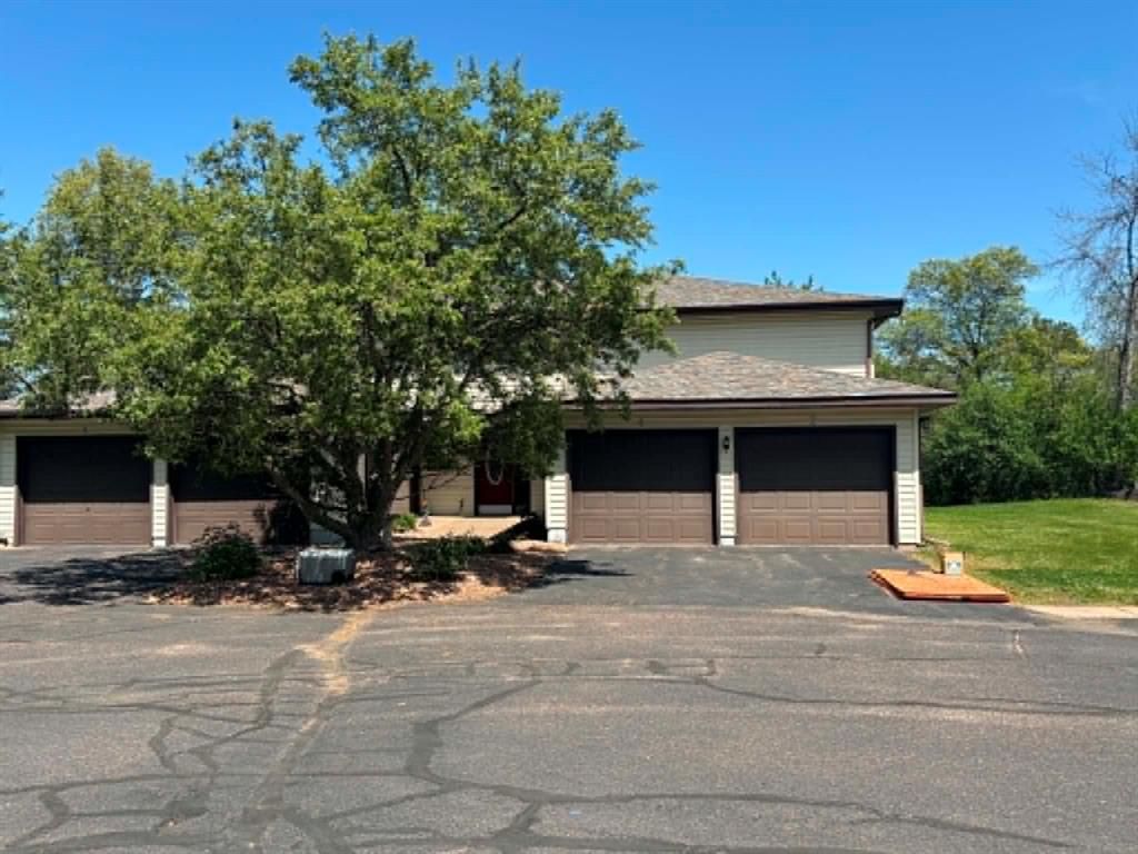Photo of 227 Parkview COURT #2, Altoona, WI 54720 (MLS # 1601191)
