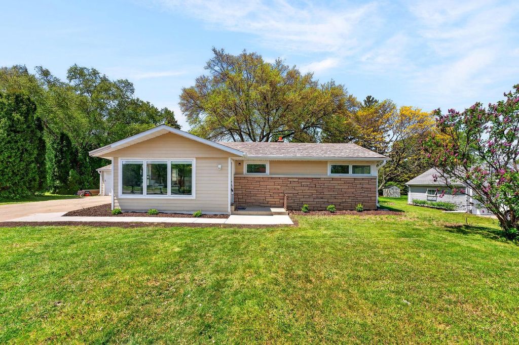 Photo of 2965 N 124th STREET, Brookfield, WI 53005 (MLS # 1962342)