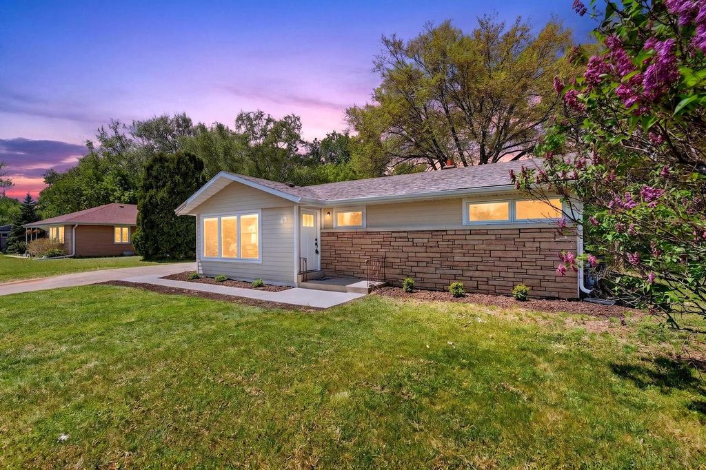 Photo of 2965 N 124th STREET, Brookfield, WI 53005 (MLS # 1962342)