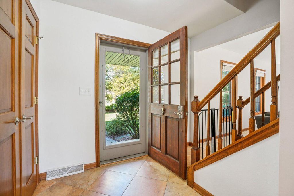 Photo of W281N7030 Huntington COURT, Hartland, WI 53029 (MLS # 1945113)