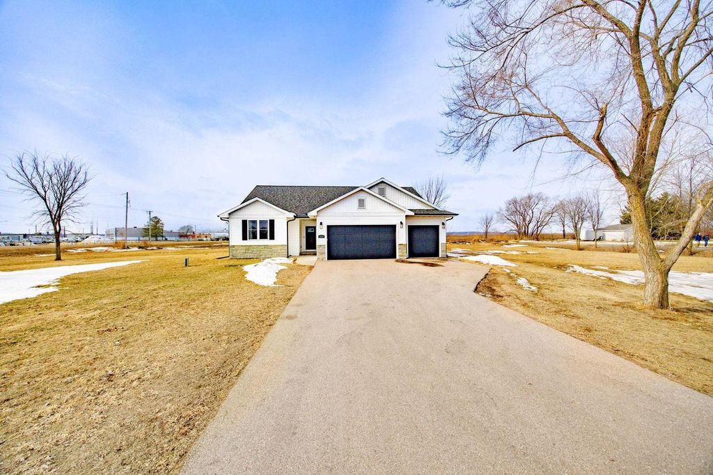 Photo of 6554 S Krueger DRIVE, Beloit, WI 53511 (MLS # 2016387)