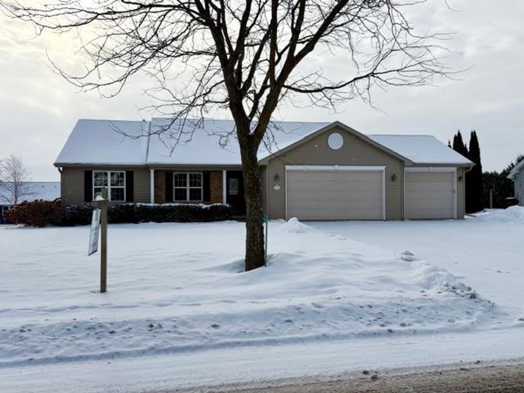 Photo of W7041 Glen Valley DRIVE, Greenville, WI 54942 (MLS # 50317477)