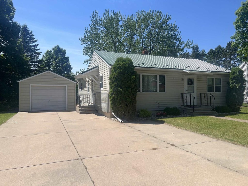 Photo of 1424 Burek AVENUE, Wausau, WI 54401 (MLS # 22602489)