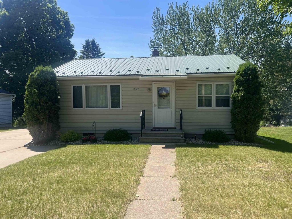 Photo of 1424 Burek AVENUE, Wausau, WI 54401 (MLS # 22602489)