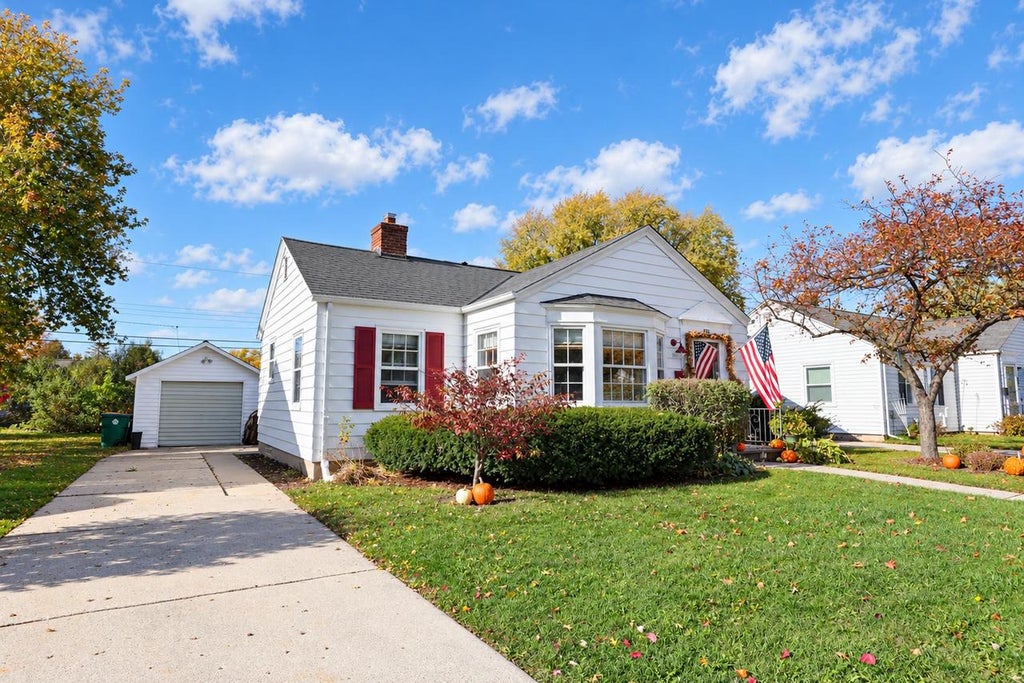 Photo of 833 Gray STREET, Green Bay, WI 54303 (MLS # 50335139)