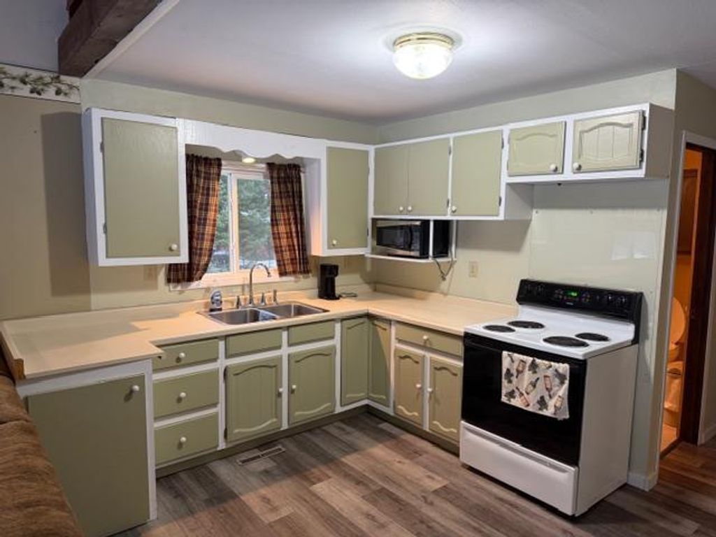 Photo of W10410 Park LANE, Athelstane, WI 54104 (MLS # 50322000)