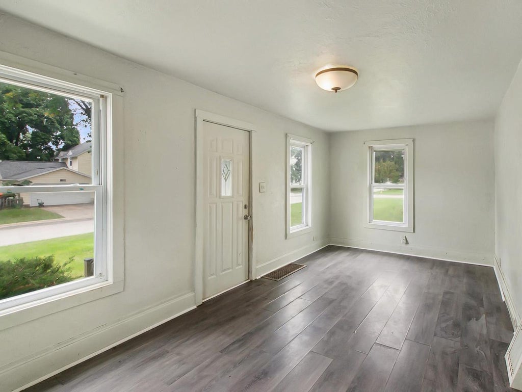 Photo of 1405 S van Buren STREET, Green Bay, WI 54301 (MLS # 50332843)