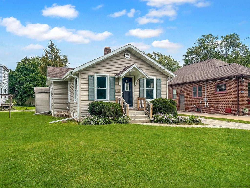 Photo of 1405 S van Buren STREET, Green Bay, WI 54301 (MLS # 50332843)