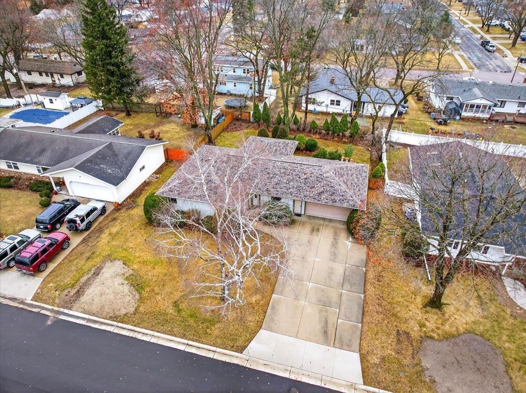 Photo of 2306 Woodcrest DRIVE, Portage, WI 53901 (MLS # 2018009)