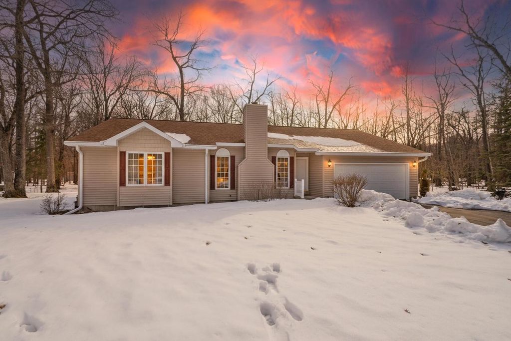 Photo of N3236 Kozuzek ROAD, Peshtigo, WI 54157 (MLS # 50323019)