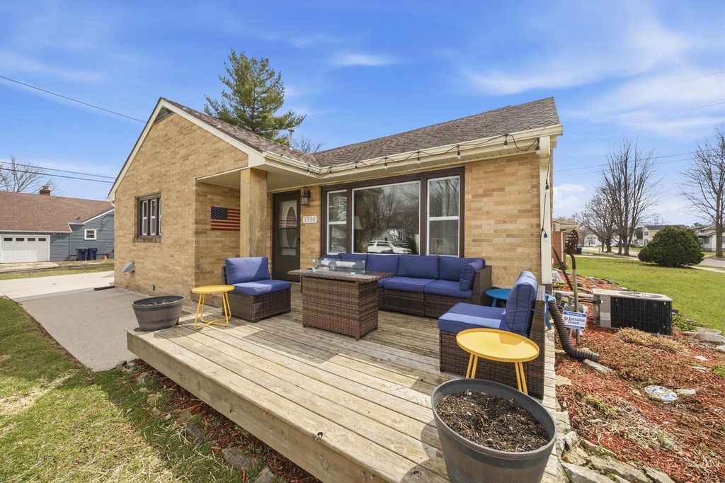 Photo of 1330 Sycamore STREET, Janesville, WI 53545 (MLS # 2019925)