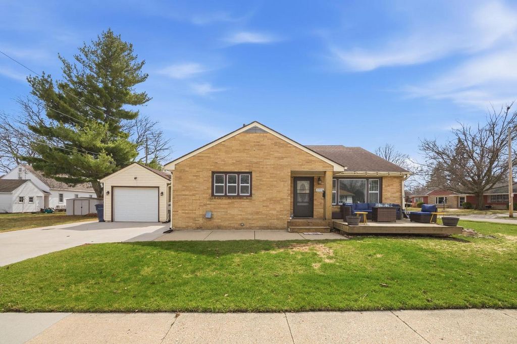 Photo of 1330 Sycamore STREET, Janesville, WI 53545 (MLS # 2019925)