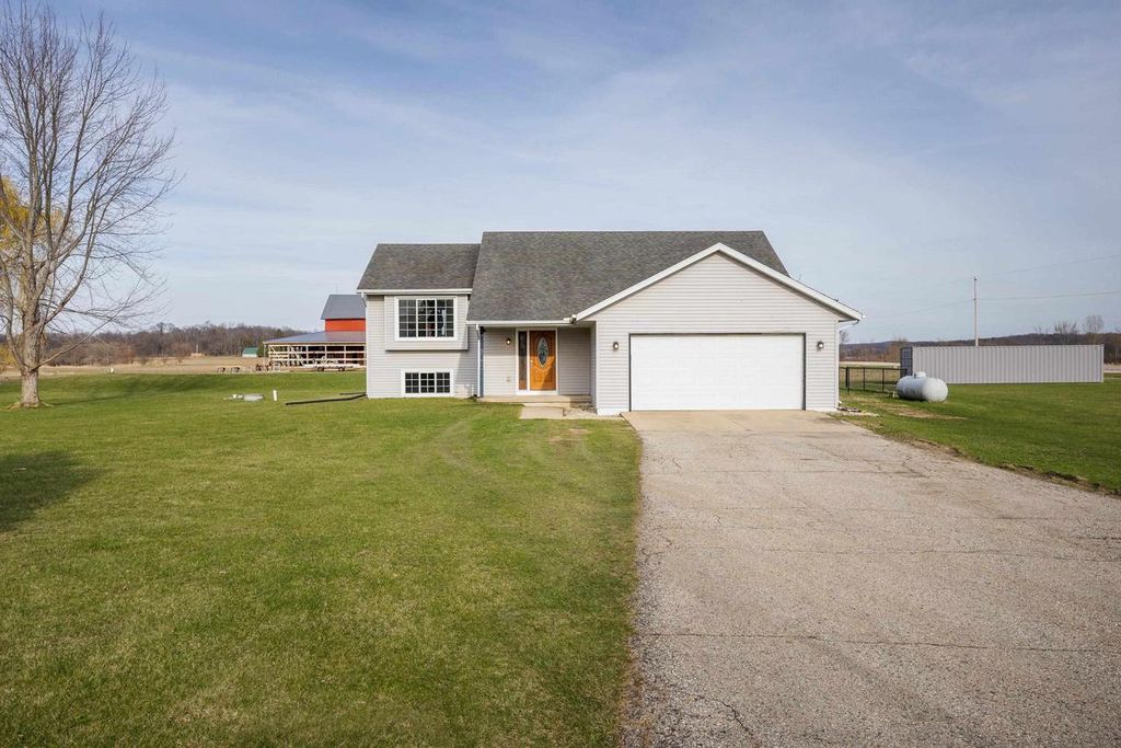 Photo of N6563 English Settlement ROAD, Albany, WI 53502 (MLS # 2020454)