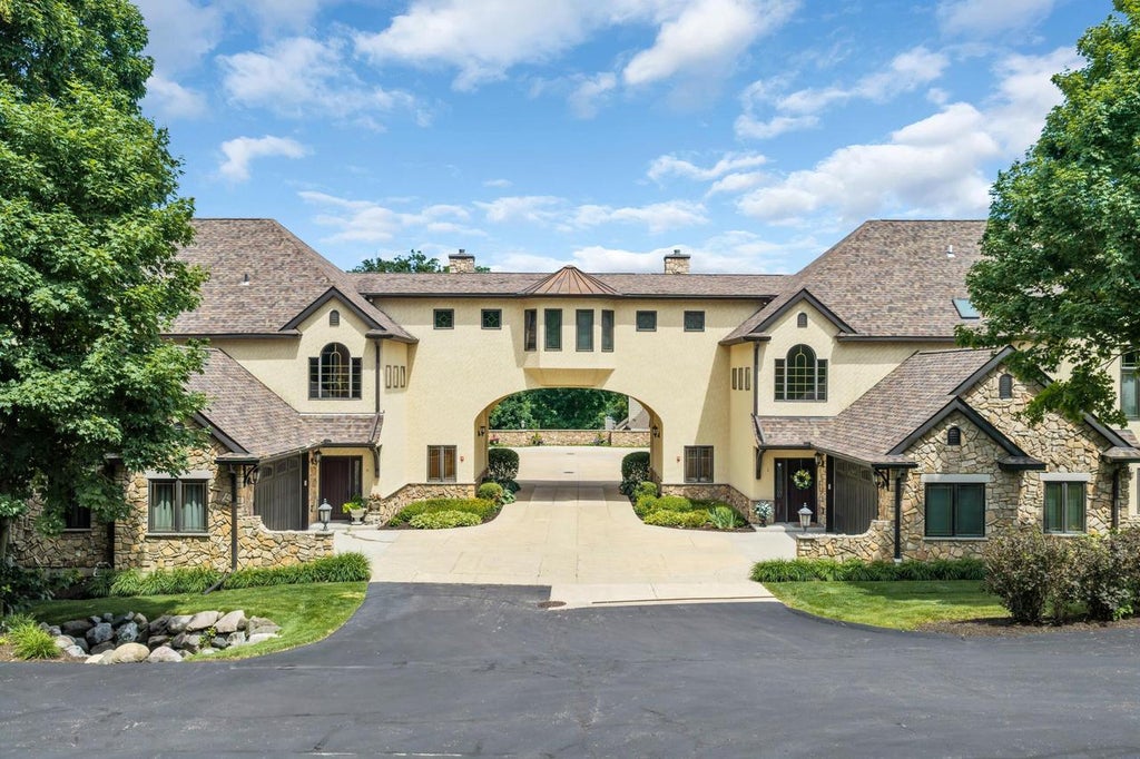 Photo of 1800 La Salle STREET #2, Lake Geneva, WI 53147 (MLS # 1972105)