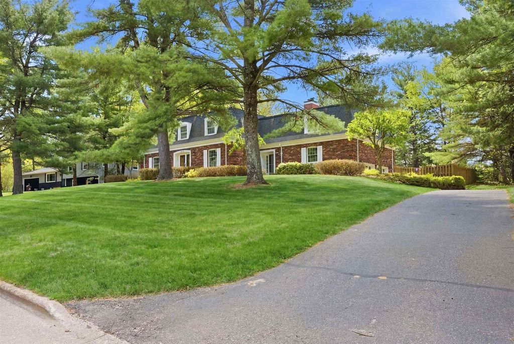 Photo of 1610 Valley DRIVE, Wisconsin Dells, WI 53965 (MLS # 2023584)