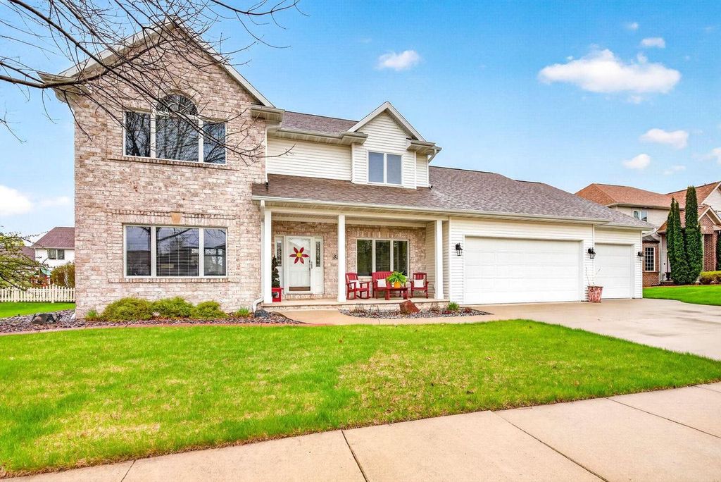 Photo of 325 E Stratford LANE, Appleton, WI 54913 (MLS # 50324638)