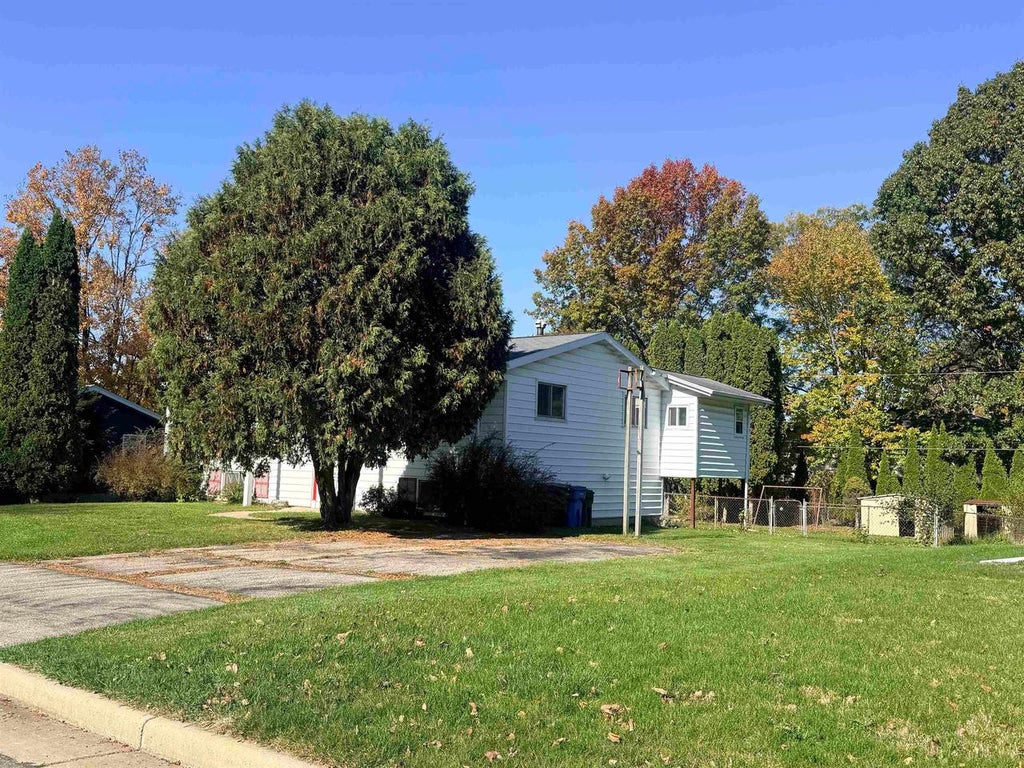 Photo of 305 Edward STREET, Verona, WI 53593 (MLS # 2035477)