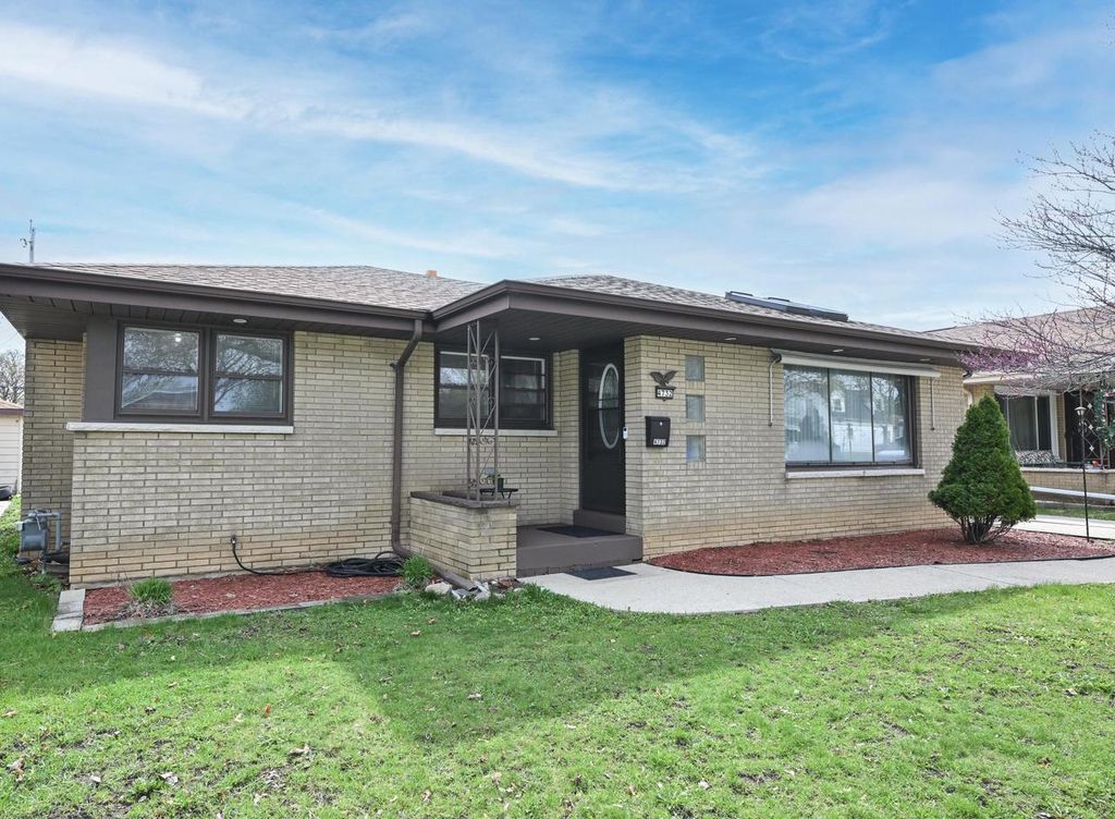 Photo of 4732 S 23rd STREET, Milwaukee, WI 53221 (MLS # 1957514)