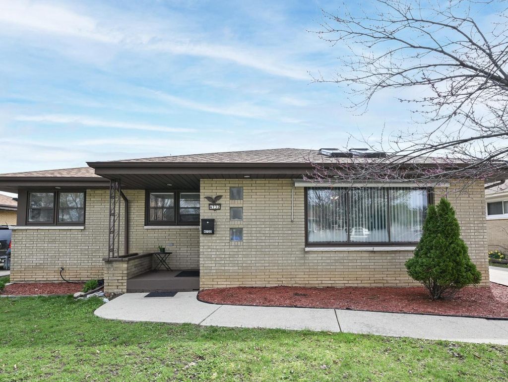 Photo of 4732 S 23rd STREET, Milwaukee, WI 53221 (MLS # 1957514)