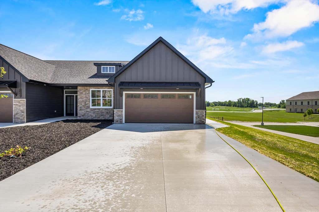 Photo of 3395 Shawano AVENUE, Green Bay, WI 54313 (MLS # 50330817)