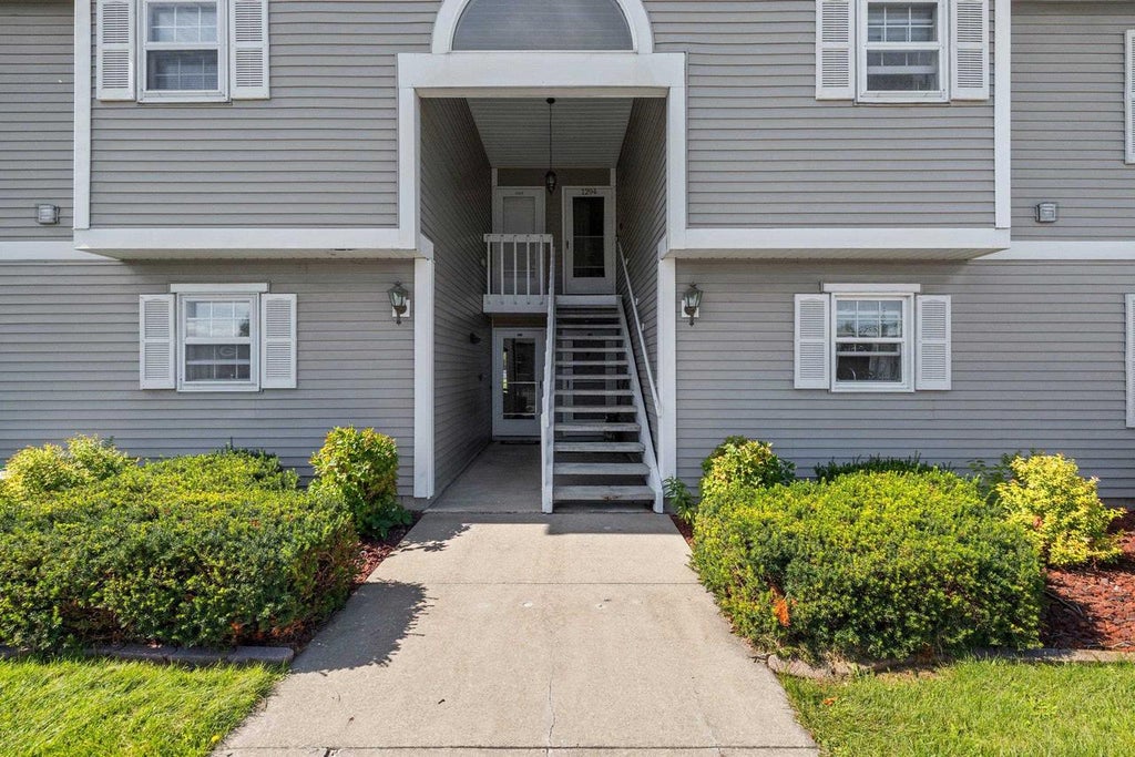 Photo of 1294 Wittmann Park LANE, Menasha, WI 54952 (MLS # 50332825)