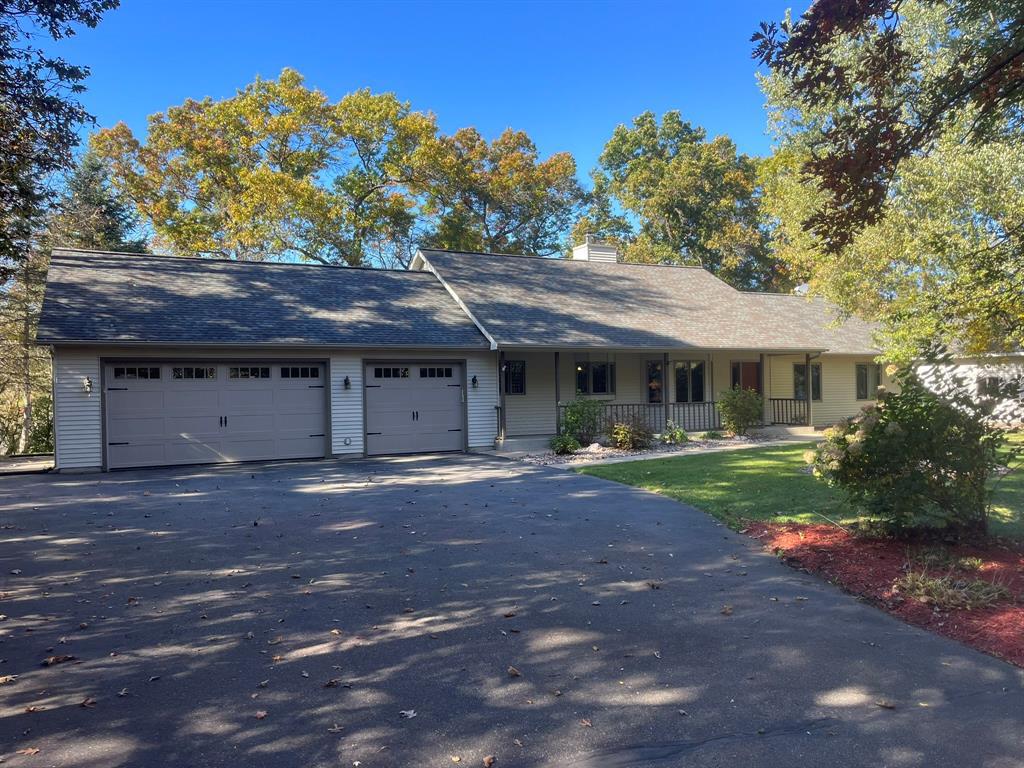 Photo of S8420 Oriole DRIVE, Eau Claire, WI 54701 (MLS # 1605916)