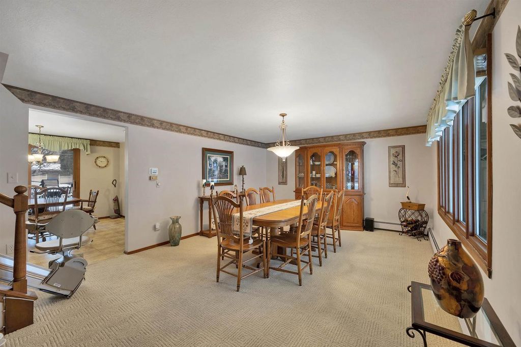 Photo of 1281 Valley View ROAD, Green Bay, WI 54304 (MLS # 50319671)