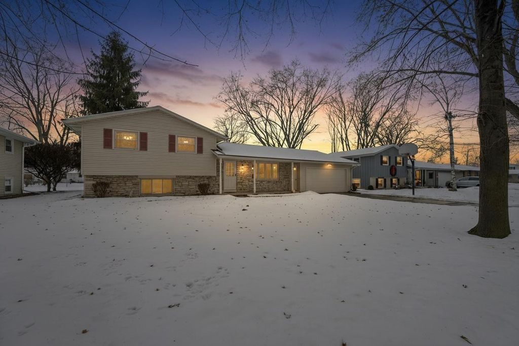Photo of 1281 Valley View ROAD, Green Bay, WI 54304 (MLS # 50319671)