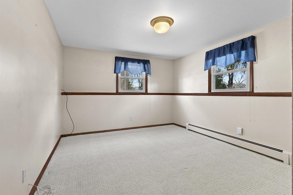 Photo of 1281 Valley View ROAD, Green Bay, WI 54304 (MLS # 50319671)