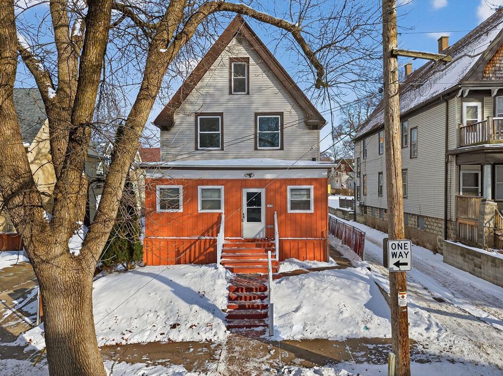 Photo of 1238 N 33rd STREET, Milwaukee, WI 53208 (MLS # 1948188)