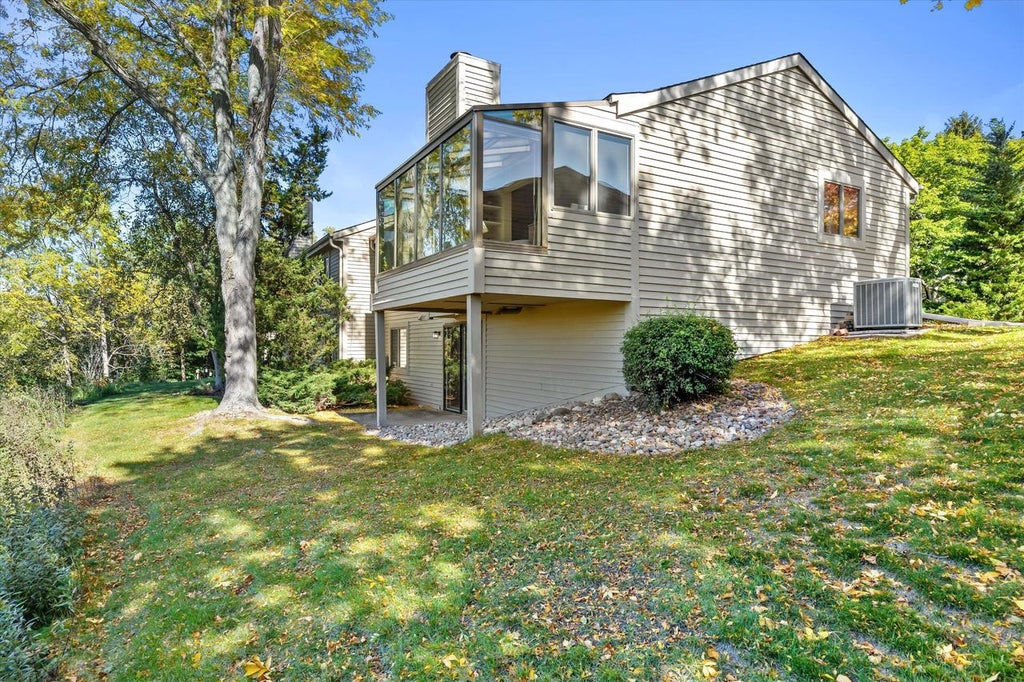 Photo of 2954 Madison STREET S STREET S, Waukesha, WI 53188 (MLS # 1984112)